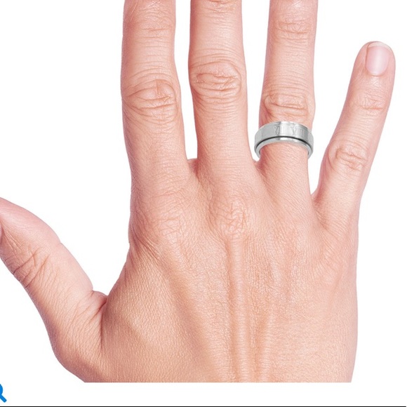 Stainless Steel Roman Numeral Spinner Ring - Picture 4 of 4